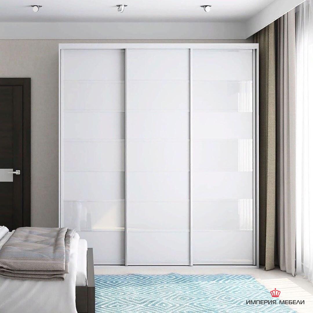 Встроенный шкаф-купе белый лакобель