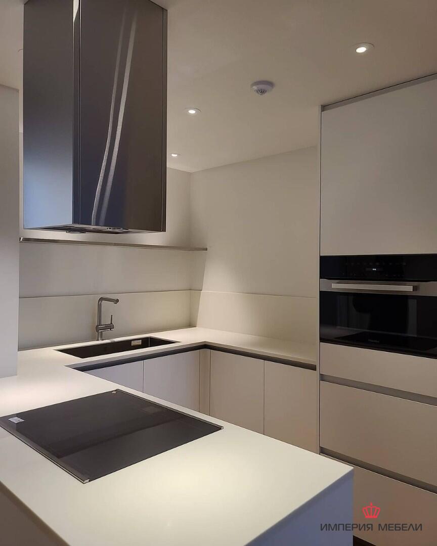 Кухня без ручек №17