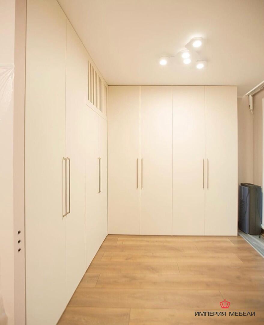 Шкаф угловой в гостиную №13