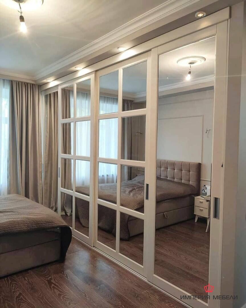 Шкаф-купе в спальню светлый №35