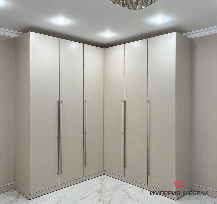 Угловой шкаф распашной №2