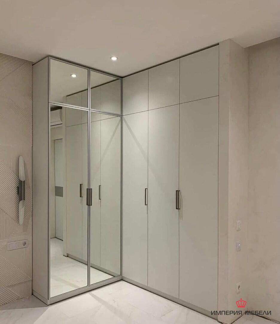 Шкаф угловой в прихожую №3