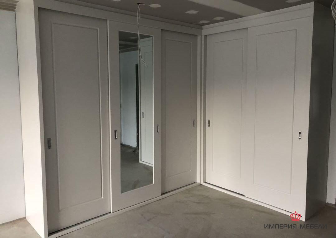 Угловой шкаф-купе в прихожую №2