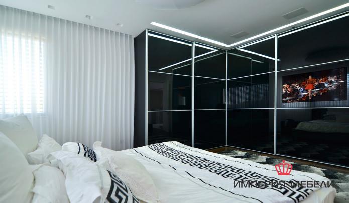 Угловой шкаф-купе в спальню черный глянец №2