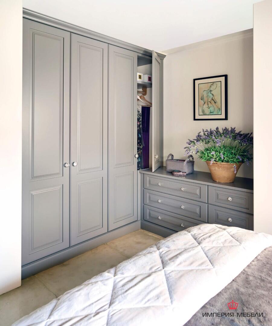 Угловой шкаф в спальню №12 встраиваемый