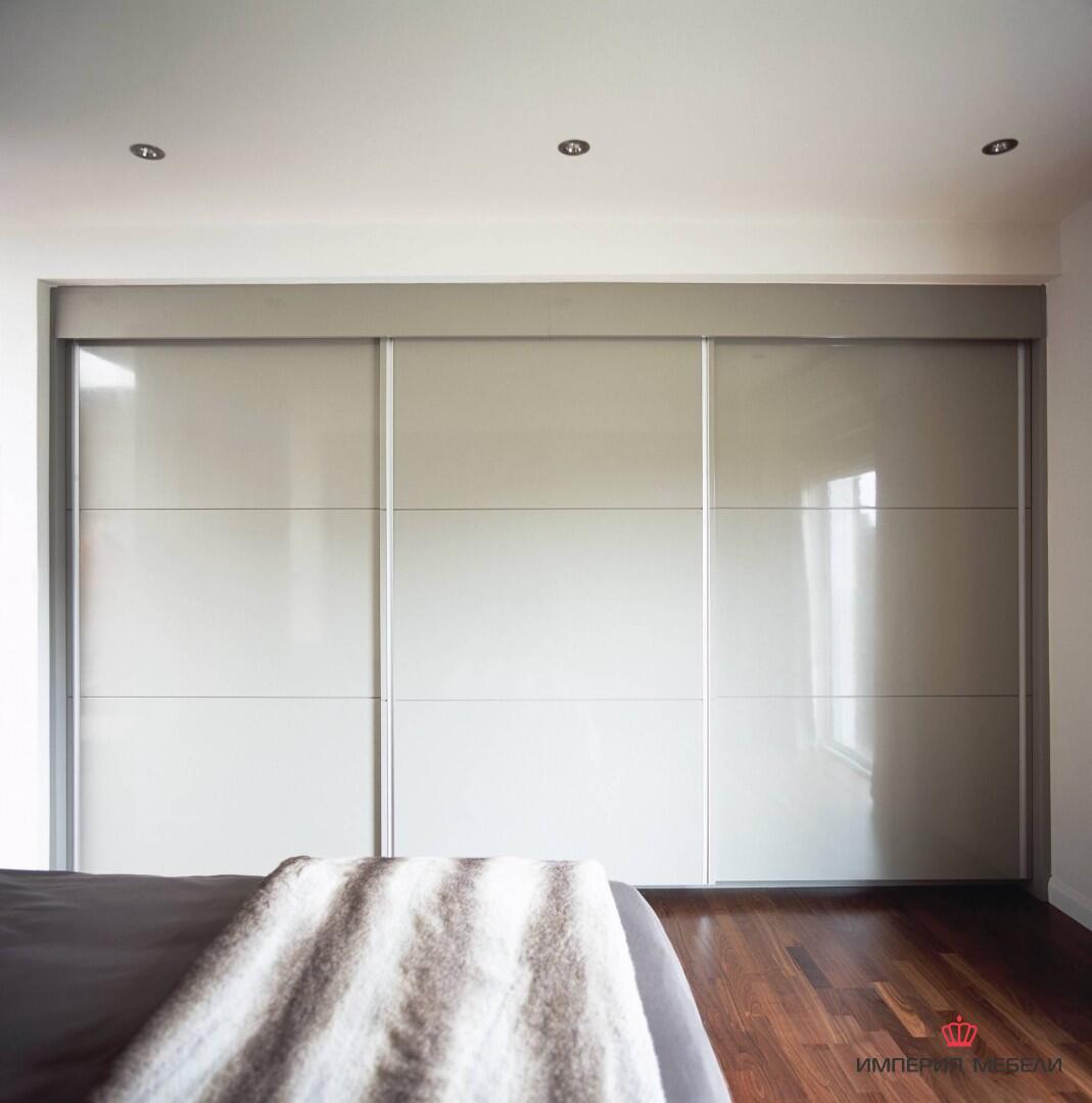 Встроенный шкаф-купе светлый №10-3