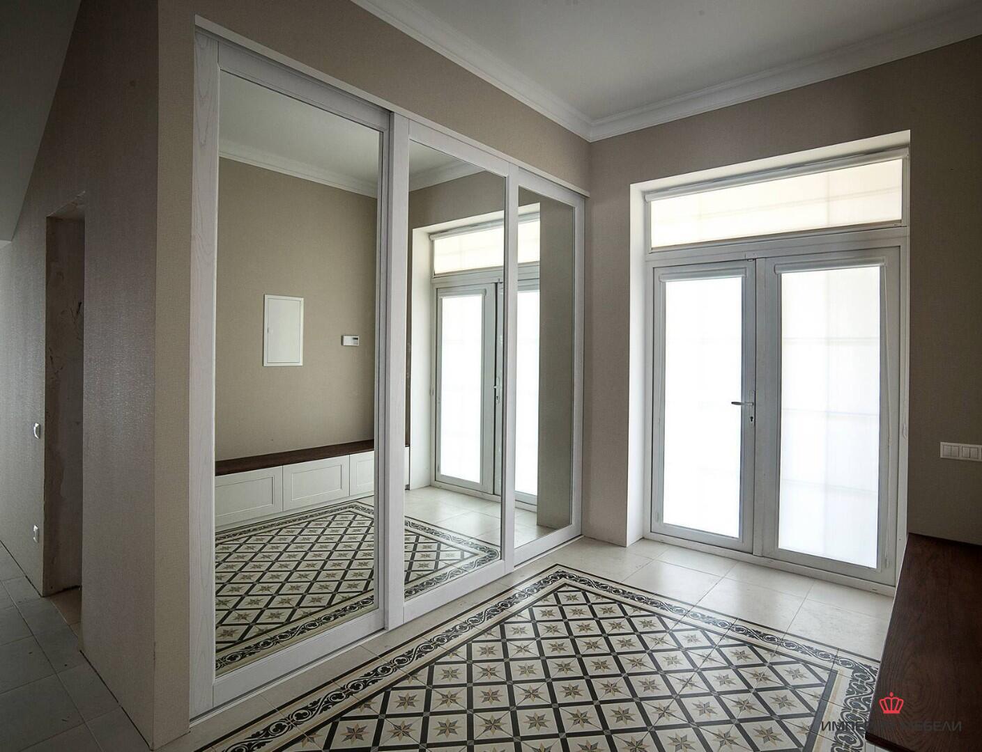 Встроенный шкаф-купе в прихожую №7