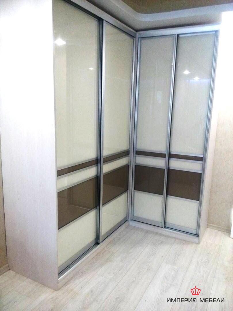 Угловой шкаф-купе с лакобелем №7