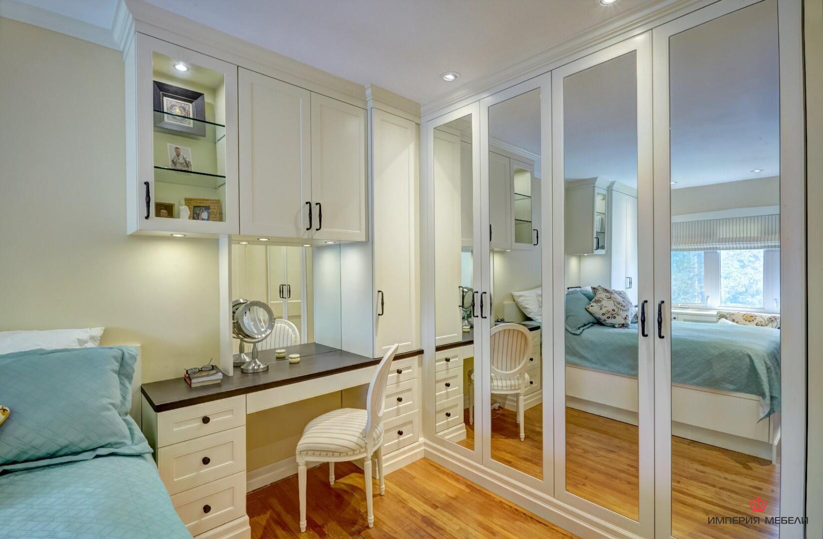 Шкаф в спальню с зеркалами №2