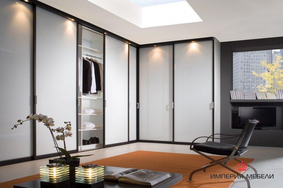 Угловой шкаф-купе в гостиную №2