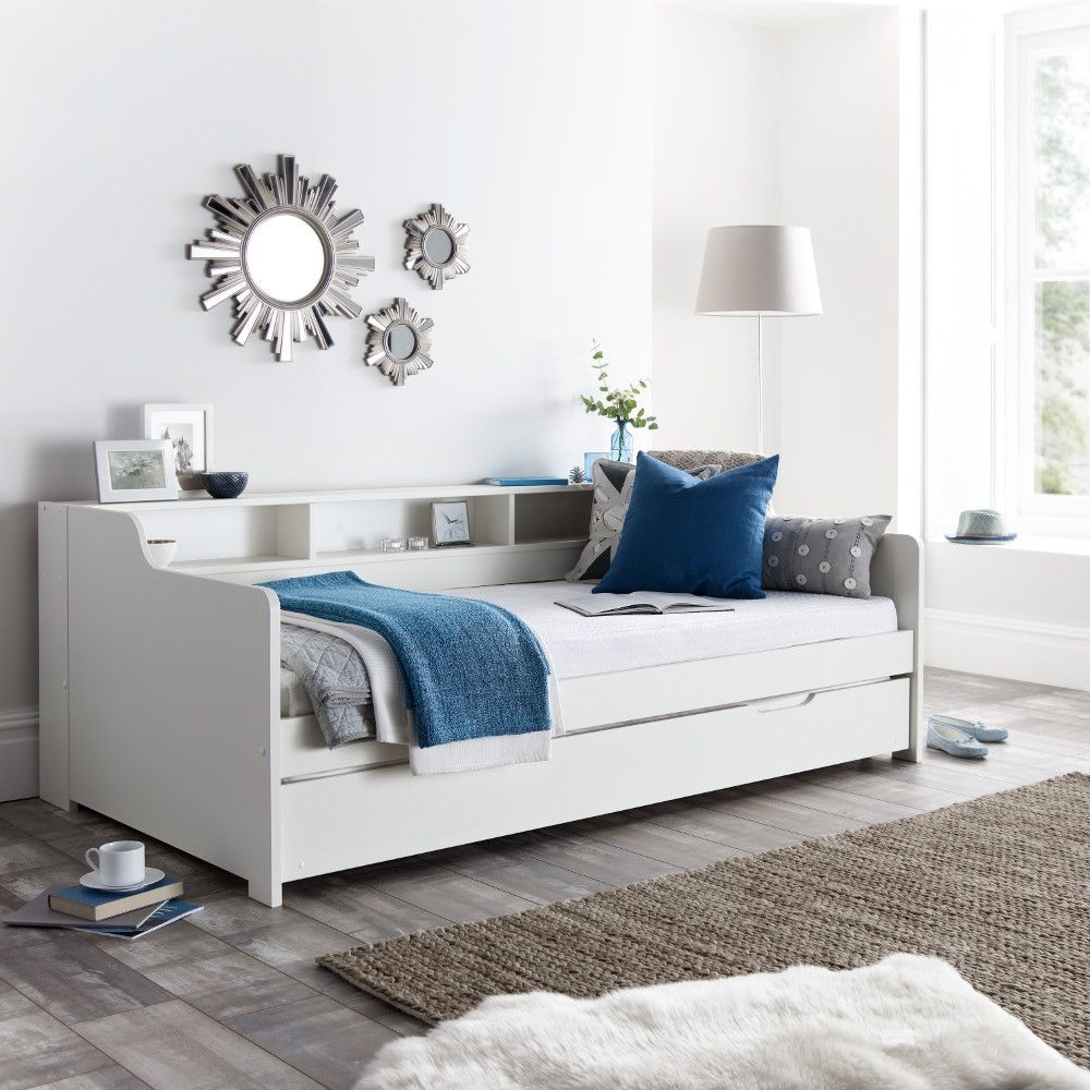 Акция на кровати